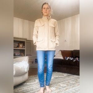 Excellent used condition, 100% cotton beige Field Jacket, Gap, size small